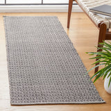 Safavieh Montauk 2'-3" x 7'-0" Rug in Ivory / Black