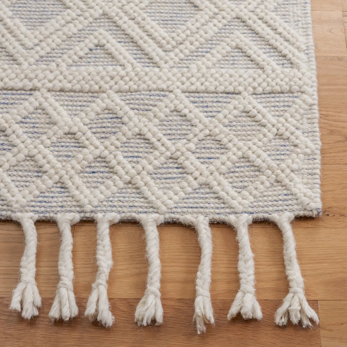 Safavieh Natura 4'-0" x 6'-0" Rug in Ivory / Blue