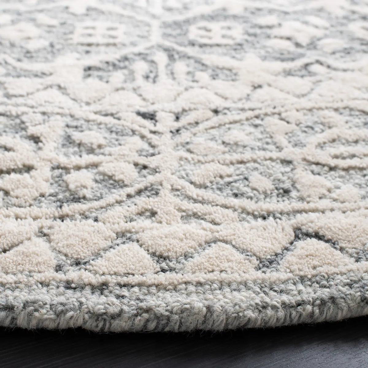 Safavieh Metro 6'-0" x 6'-0" Rug in Dark Grey / Ivory