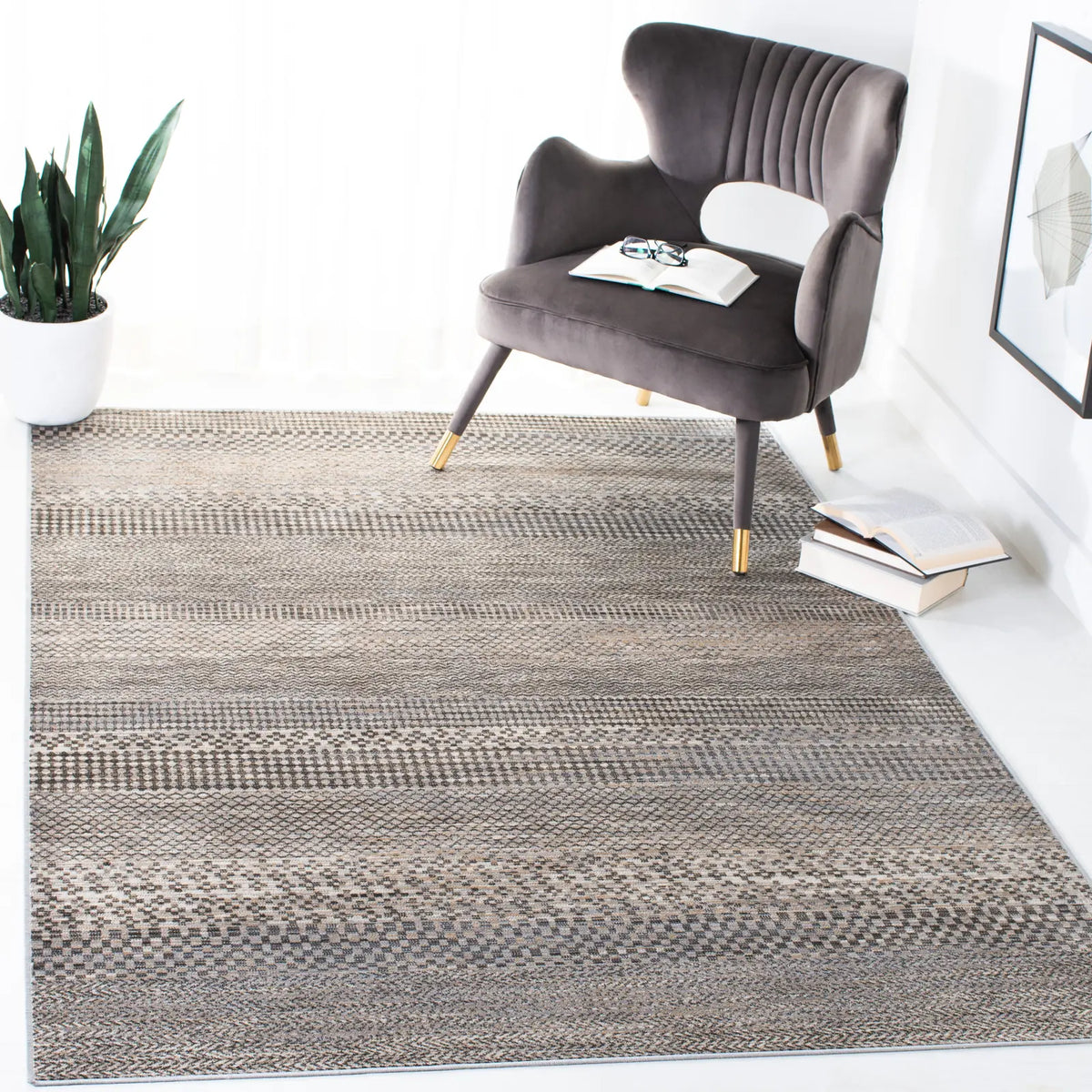 Safavieh Atlas 4'-0" x 6'-0" Rug in Ivory / Beige