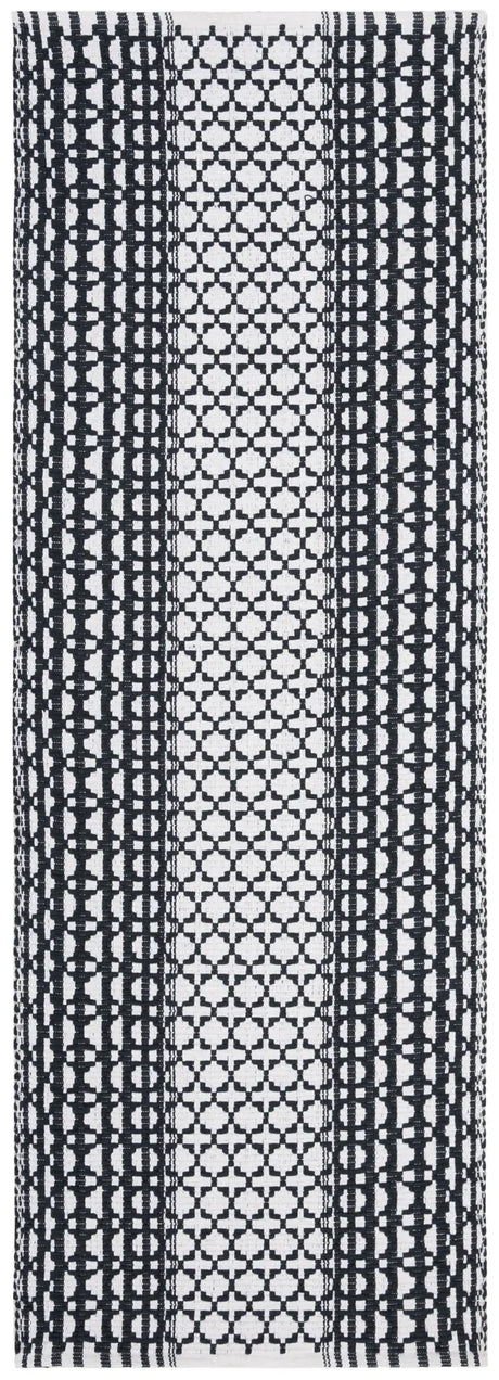 Safavieh Montauk 2'-3" x 7'-0" Rug in Navy / Ivory