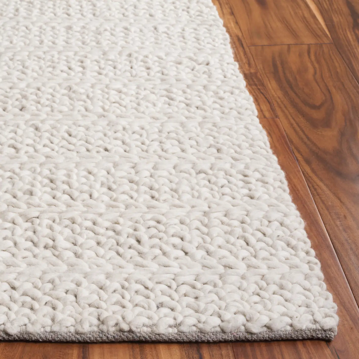 Safavieh Natura 4'-0" x 6'-0" Rug in Ivory