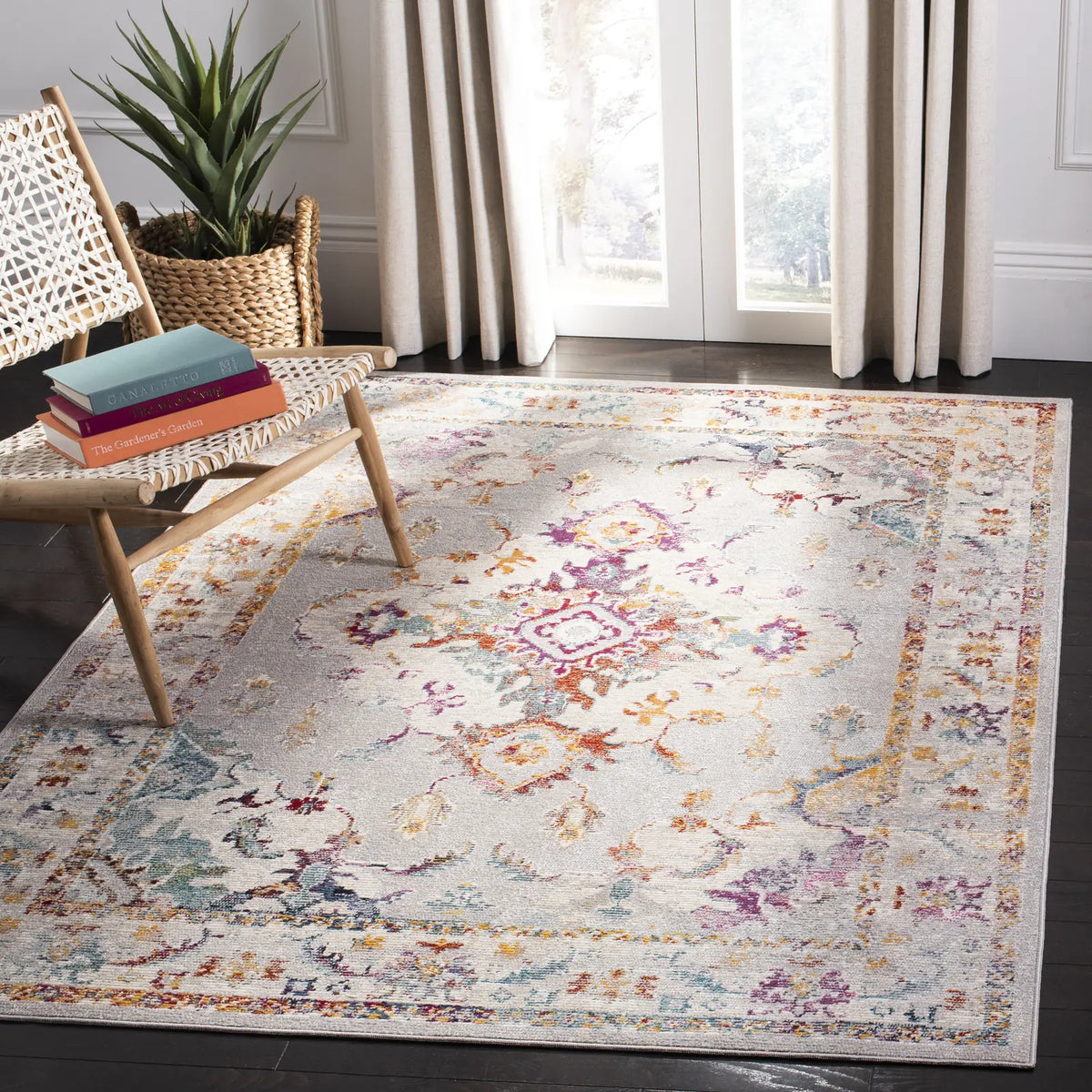 Safavieh Crystal 4'-0" x 6'-0" Rug in Grey / Cream