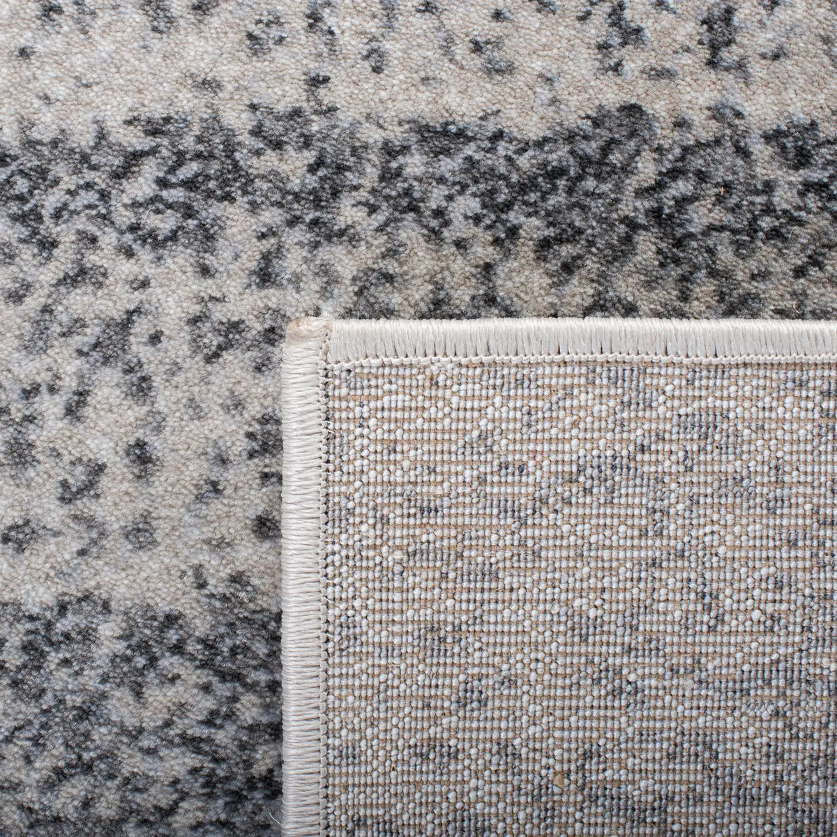 Safavieh Carnegie 4'-0" x 6'-0" Rug in Ivory / Grey