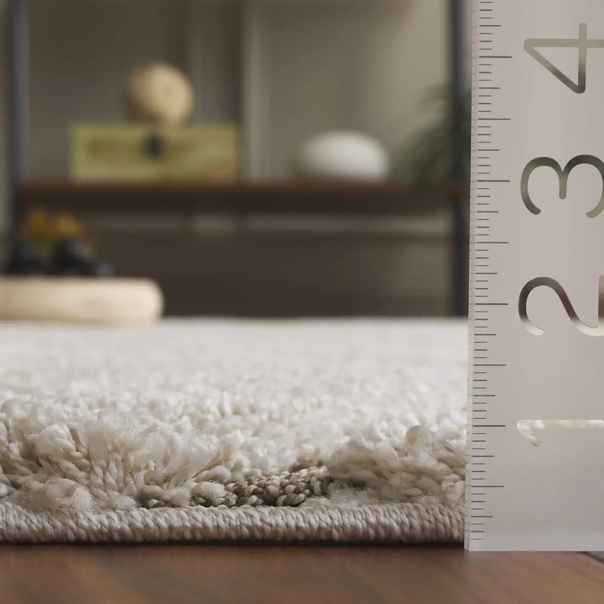 Safavieh Florida Shag 5'-3" x 7'-6" Rug in Cream / Beige