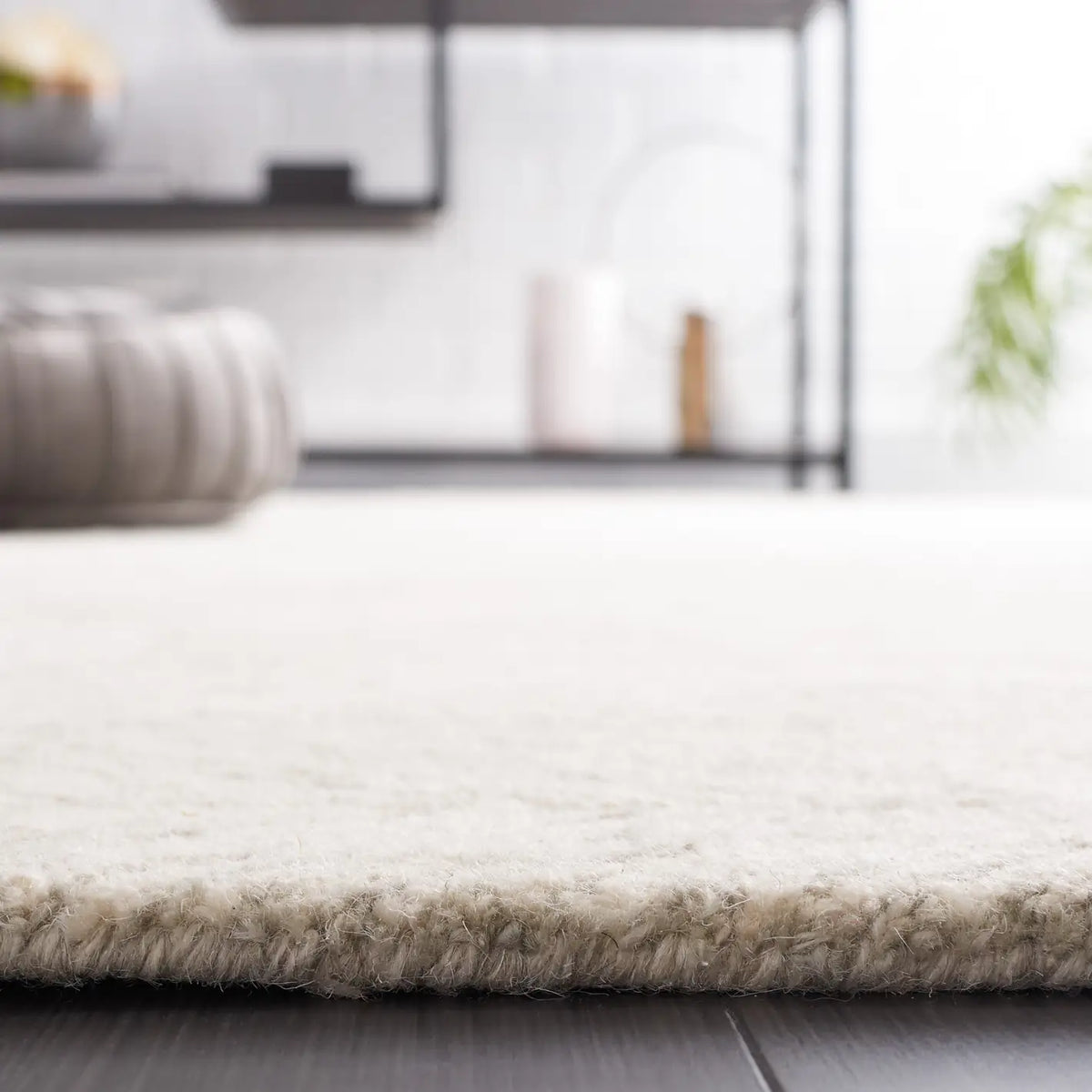 Safavieh Abstract 4'-0" x 6'-0" Rug in Grey / Ivory