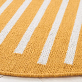 Safavieh Montauk 6'-0" x 6'-0" Rug in Gold / Ivory