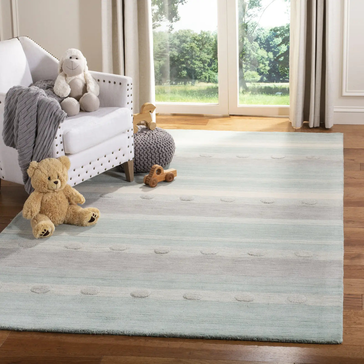 Safavieh Safavieh Kids 5'-0" x 8'-0" Rug in Aqua / Ivory