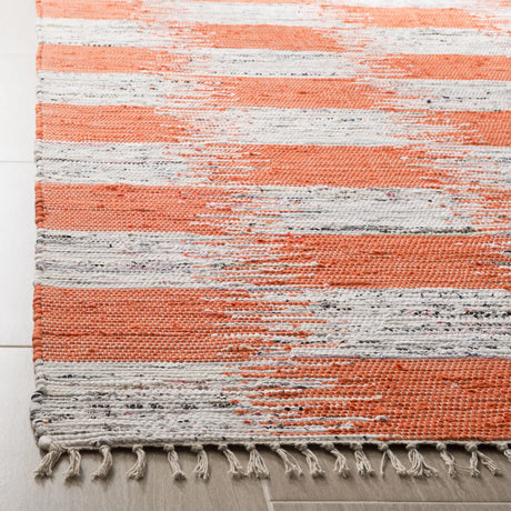 Safavieh Montauk 4'-0" x 6'-0" Rug in Orange / Multi