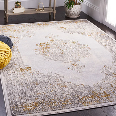 Safavieh Palma 4'-0" x 6'-0" Rug in Beige / Light Grey