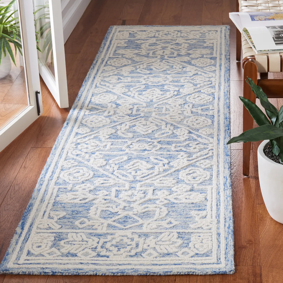 Safavieh Metro 2'-3" x 8'-0" Rug in Blue / Ivory