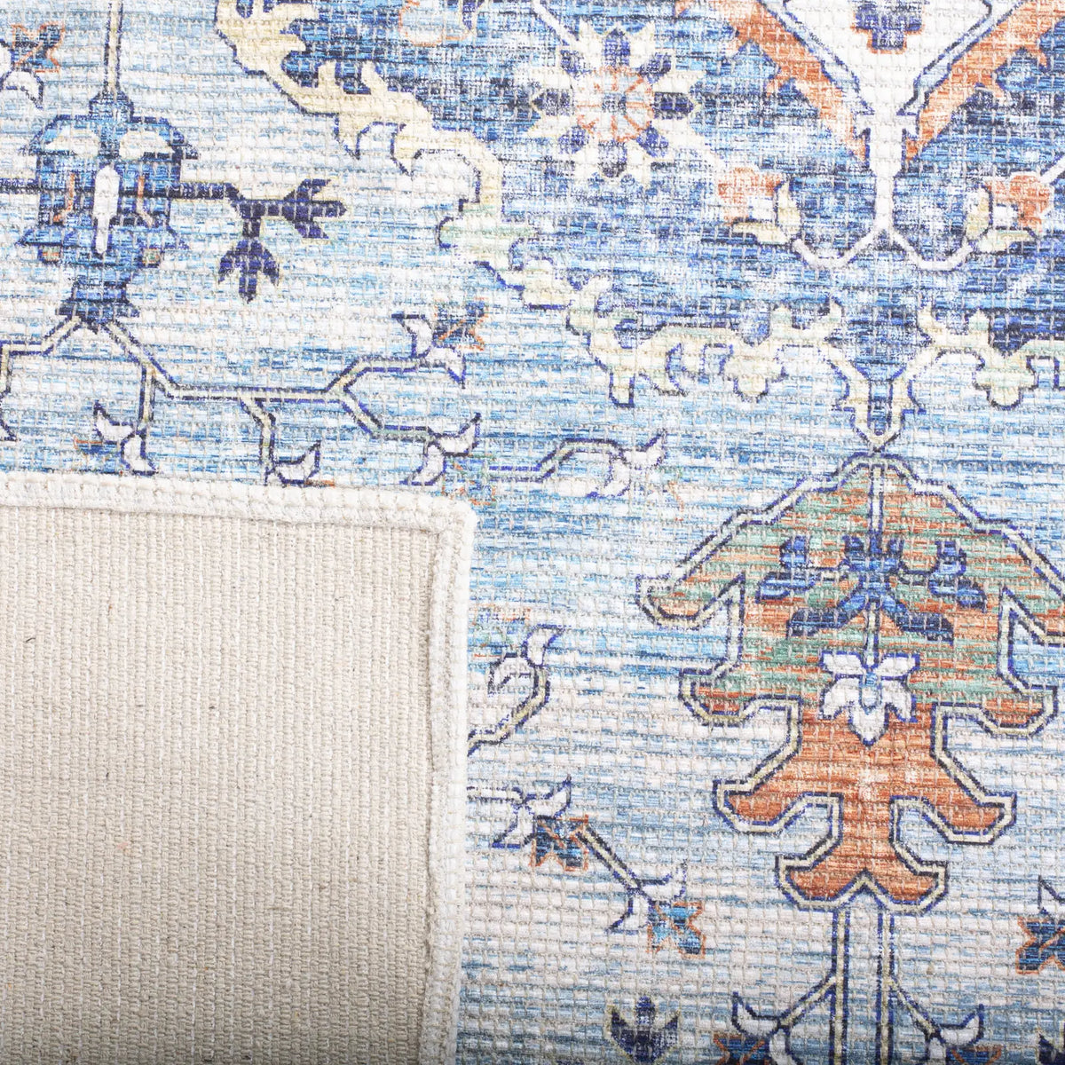 Safavieh Saffron 4'-0" x 6'-0" Rug in Blue / Ivory