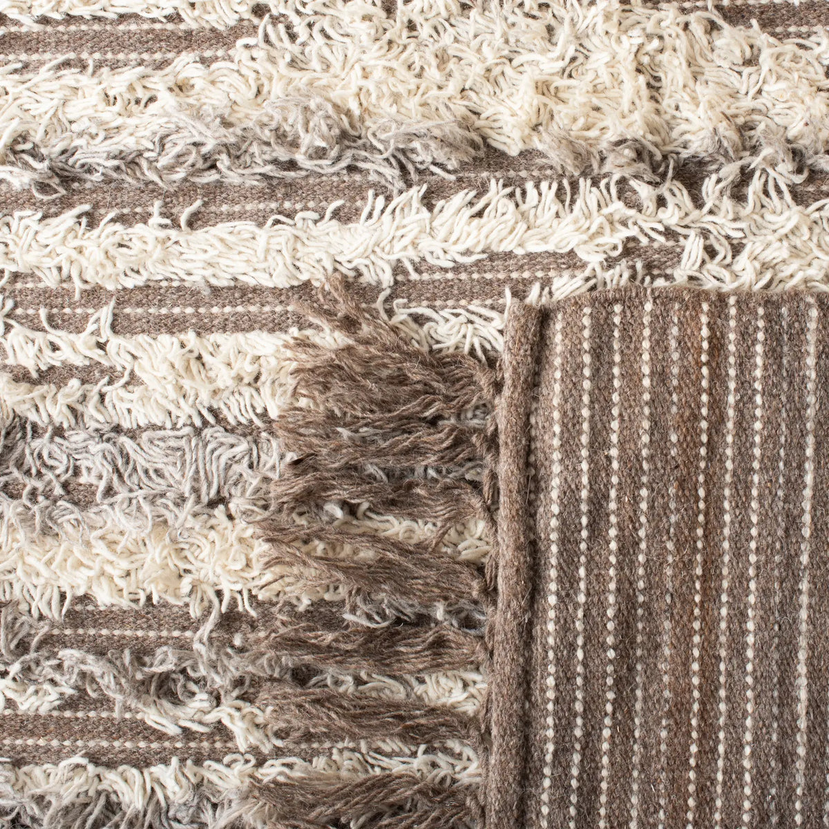 Safavieh Casablanca 4'-0" x 6'-0" Rug in Natural / Ivory