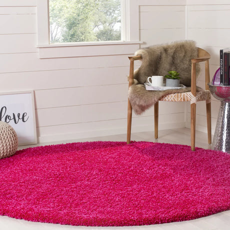 Safavieh Sgl-Laguna Shag 6'-7" x 6'-7" Rug in Fuchsia