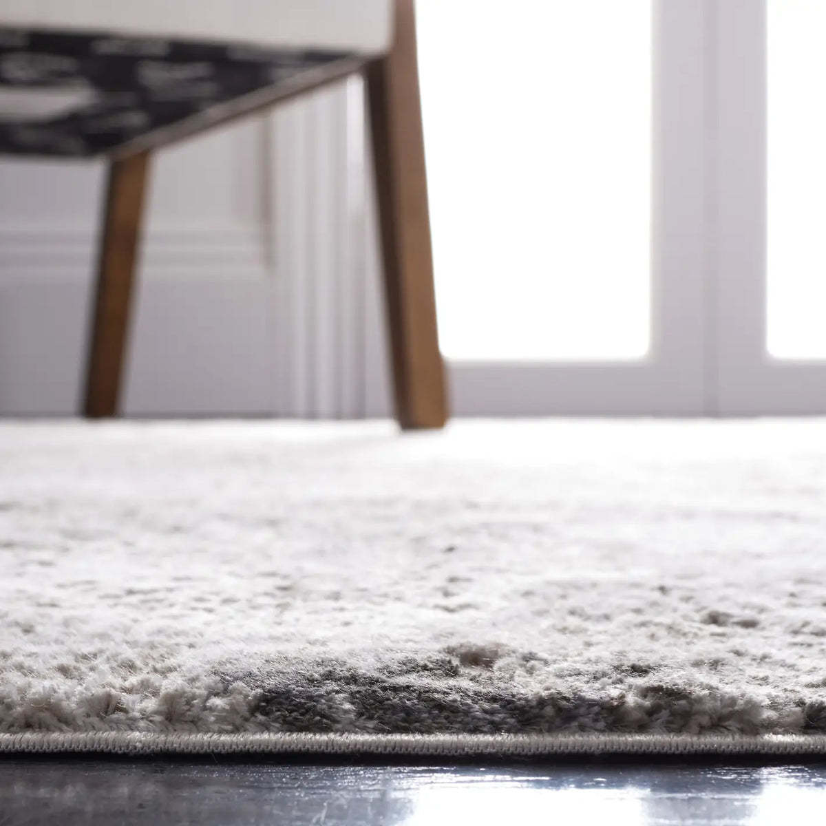 Safavieh Princeton 4'-0" x 6'-0" Rug in Ivory / Grey