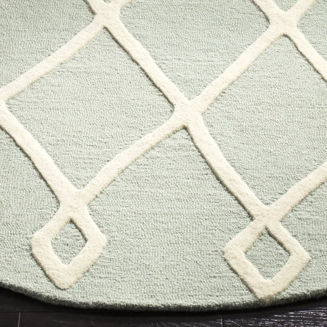 Safavieh Safavieh Kids 5'-0" x 5'-0" Rug in Mint / Ivory