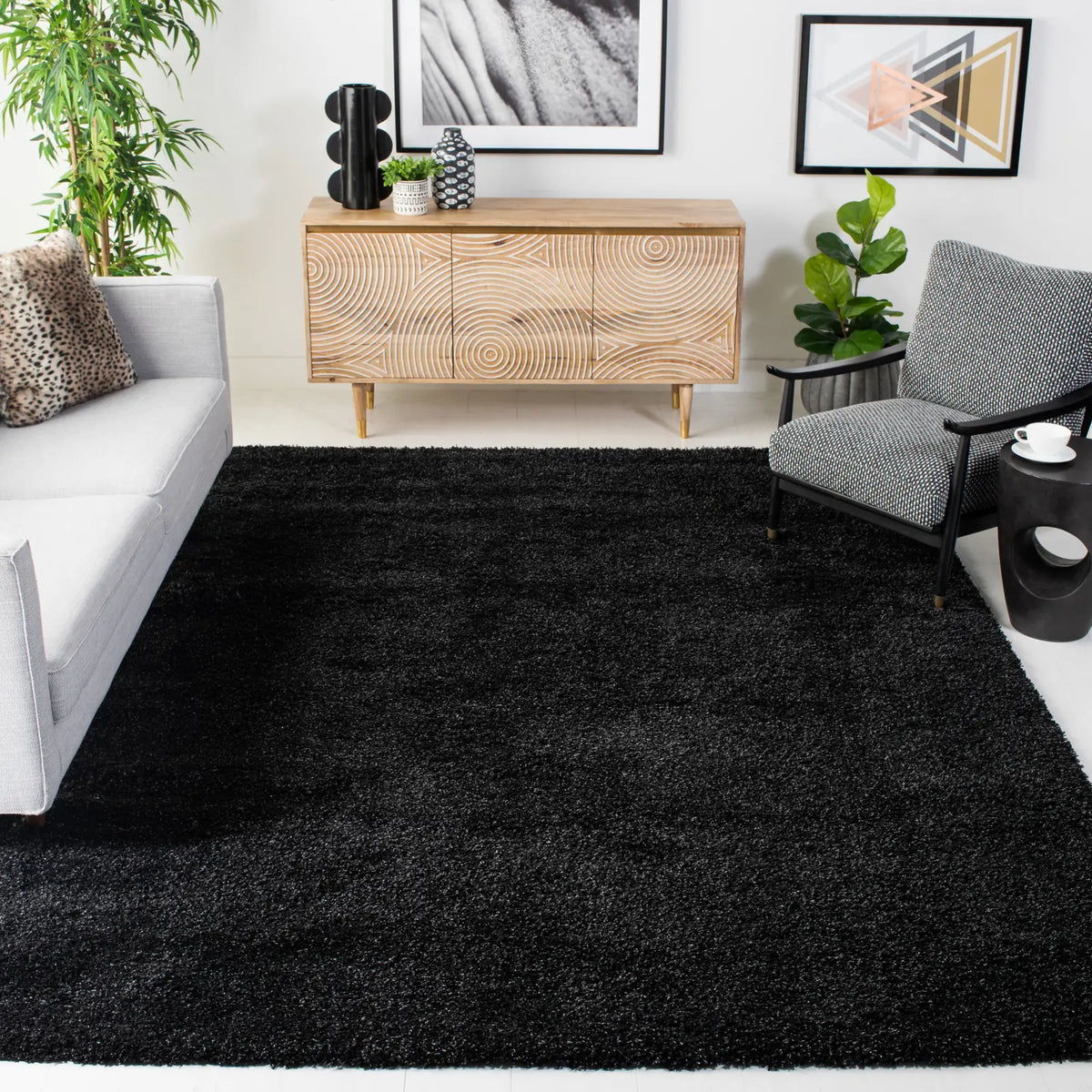 Safavieh Shag 9'-6" x 13'-0" Rug in Black / Ivory