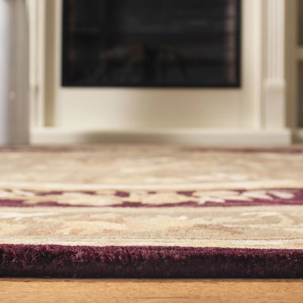 Safavieh Empire 4'-0" x 6'-0" Rug in Dark Red / Dark Beig