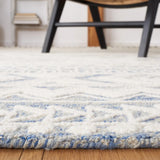 Safavieh Metro 4'-0" x 6'-0" Rug in Blue / Ivory