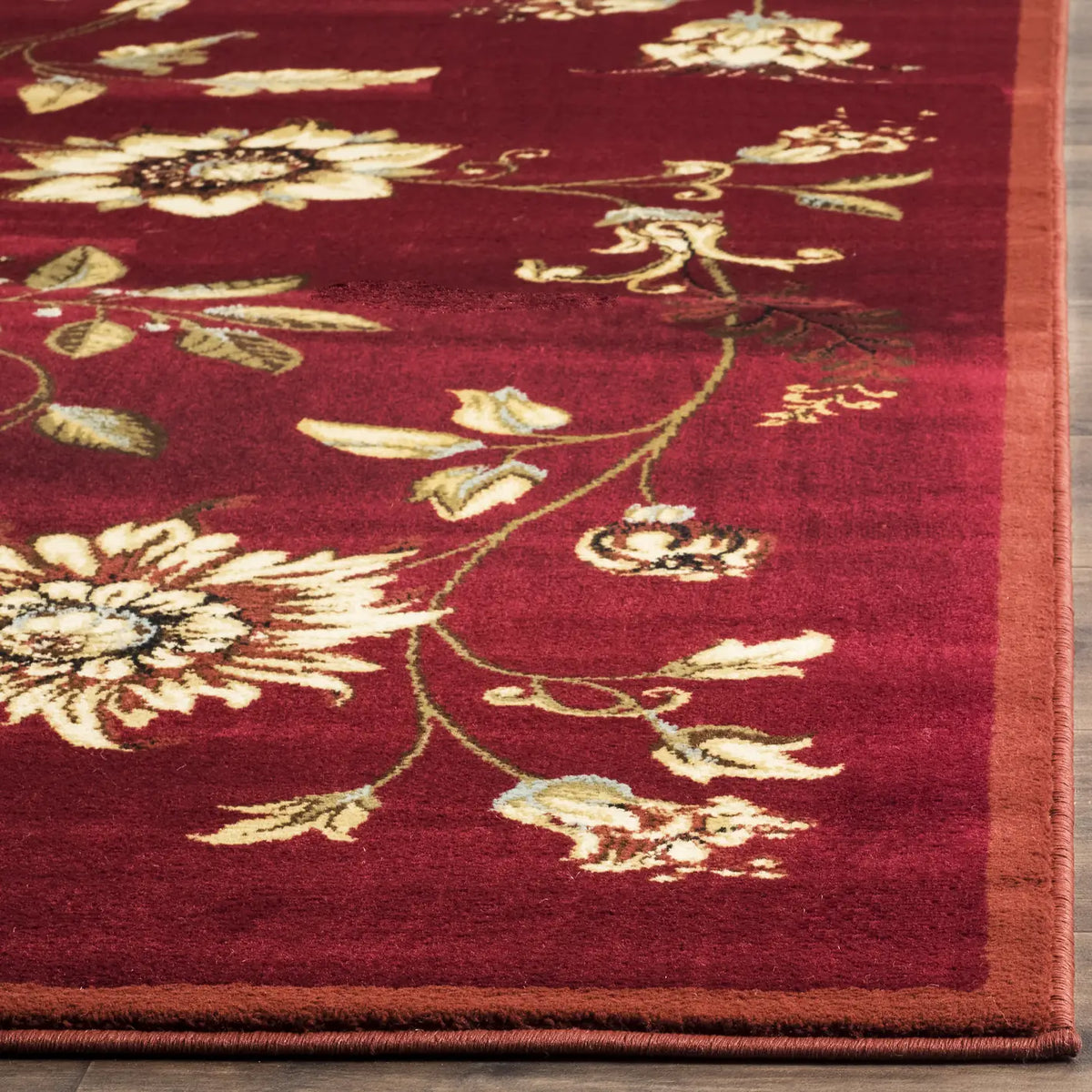 Safavieh Lyndhurst 5'-3" x 7'-6" Rug in Red / Multi