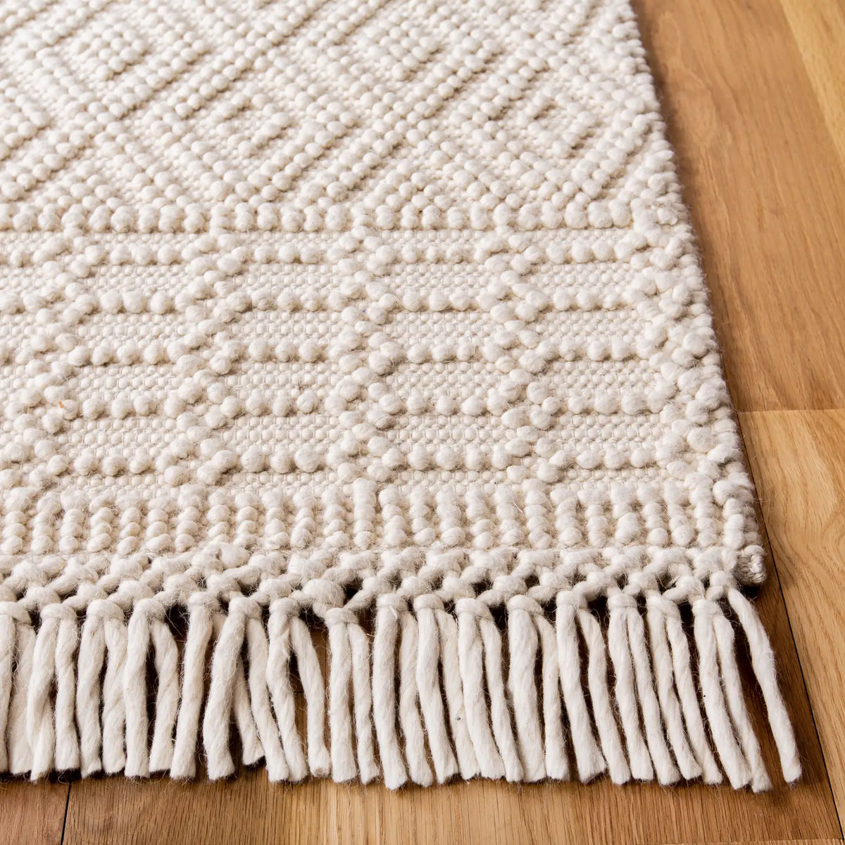 Safavieh Natura 4'-0" x 6'-0" Rug in Ivory