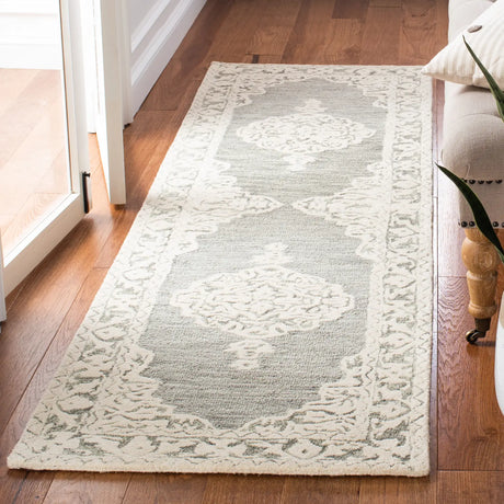 Safavieh Micro-Loop 2'-3" x 8'-0" Rug in Grey / Ivory