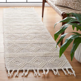 Safavieh Natura 2'-3" x 8'-0" Rug in Ivory / Beige