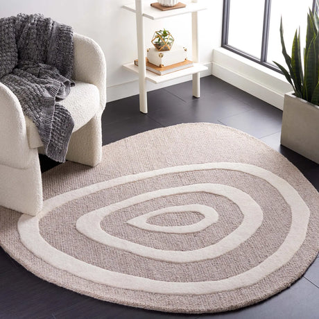 Safavieh Novelty 5'-0" x 5'-0" Rug in Beige / Ivory