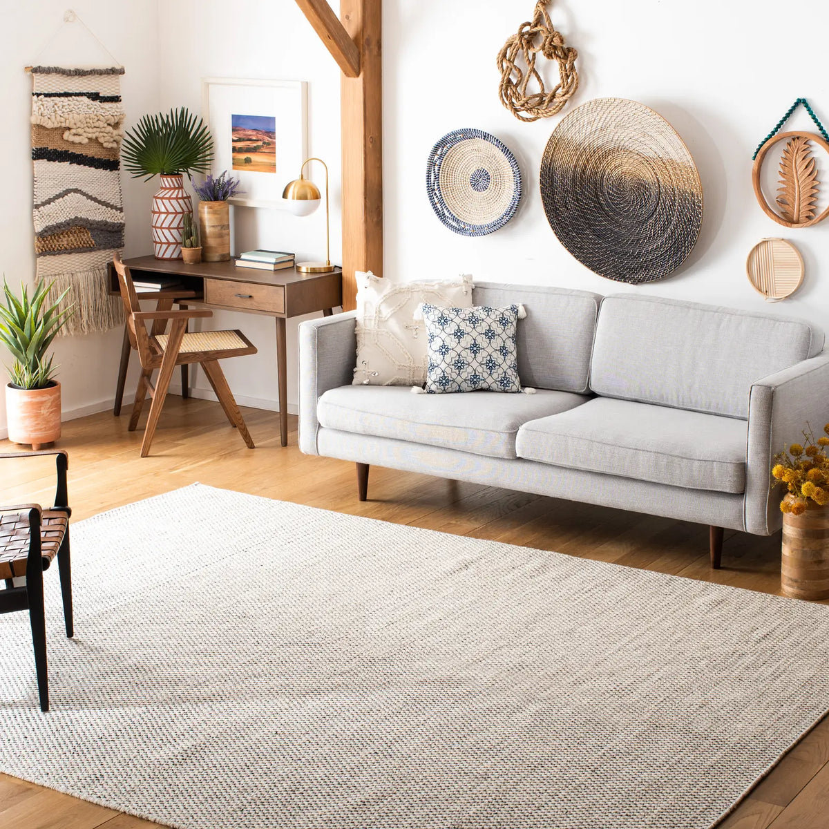 Safavieh Kilim 6'-0" x 9'-0" Rug in Ivory
