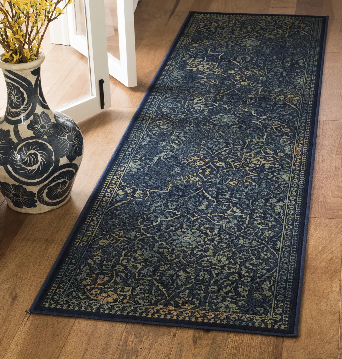 Safavieh Vintage 2'-2" x 8'-0" Rug in Blue / Yellow