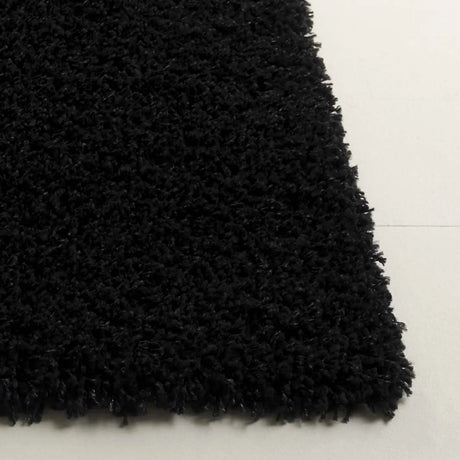 Safavieh Shag 2'-3" x 5'-0" Rug in Black / Ivory