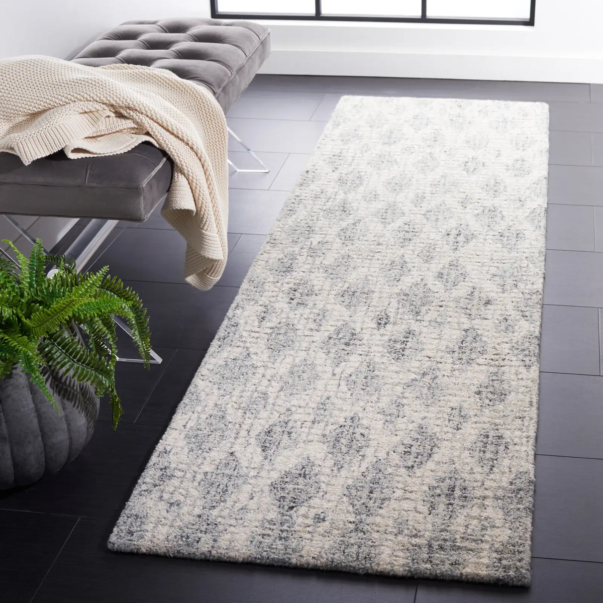 Safavieh Abstract 2'-3" x 8'-0" Rug in Grey / Ivory