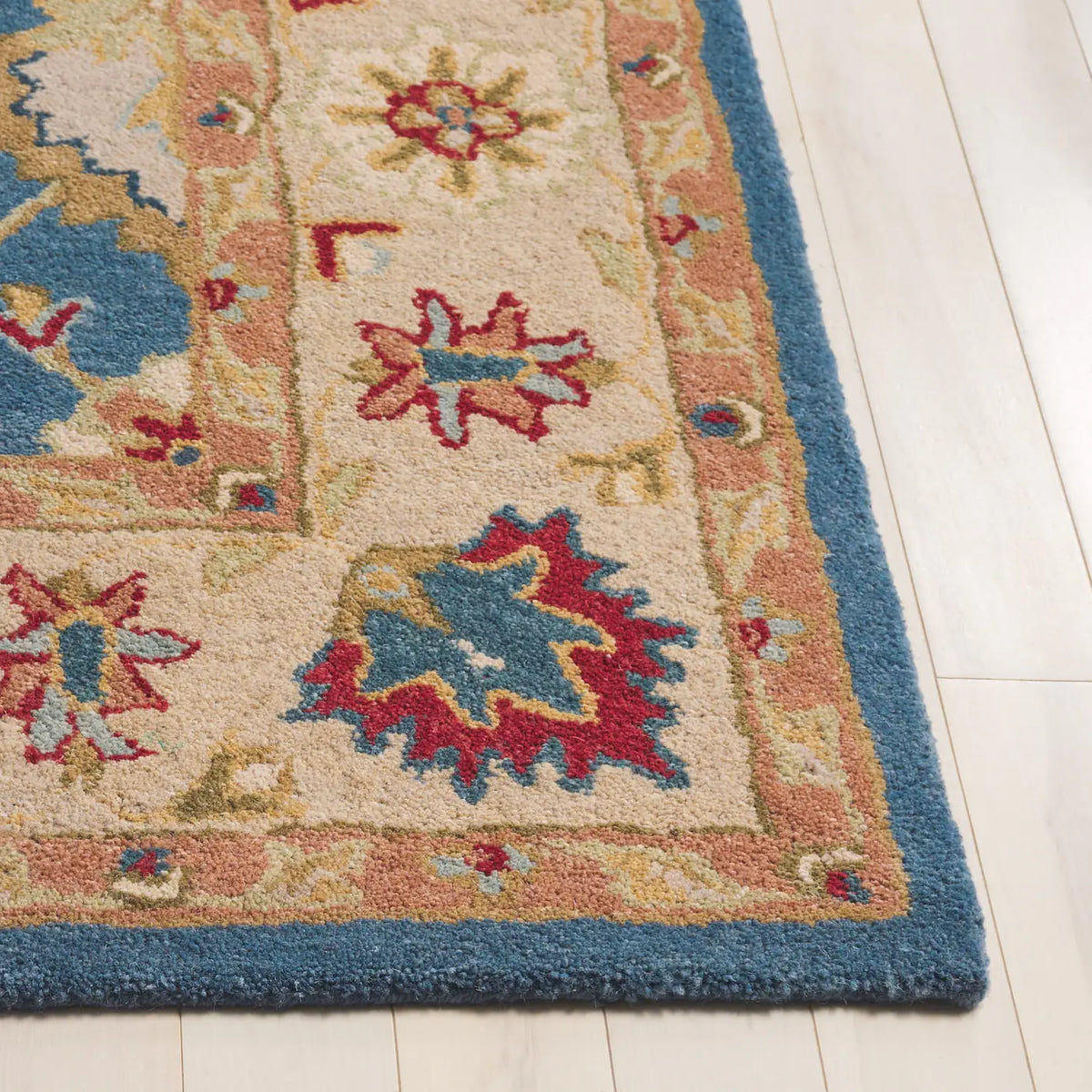 Safavieh Antiquity 6'-0" x 9'-0" Rug in Blue / Beige