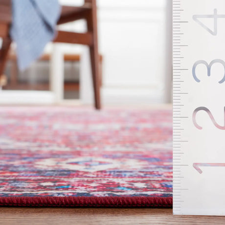 Safavieh Tucson 4'-0" x 6'-0" Rug in Red / Blue
