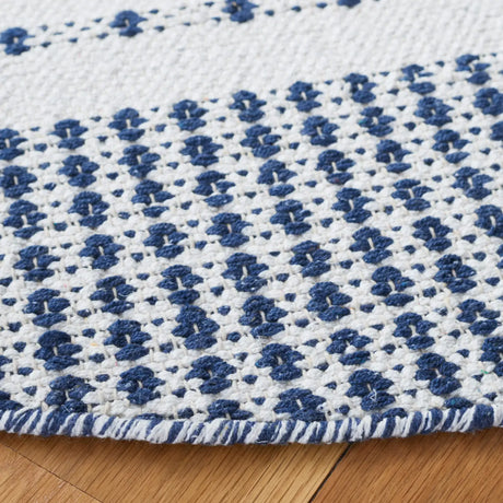 Safavieh Montauk 6'-0" x 6'-0" Rug in Navy / Ivory