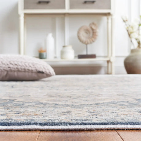 Safavieh Cosmopolitan 600 4'-0" x 6'-0" Rug in Cream / Blue