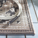 Safavieh Havana 4'-5" x 6'-5" Rug in Light Brown / Black