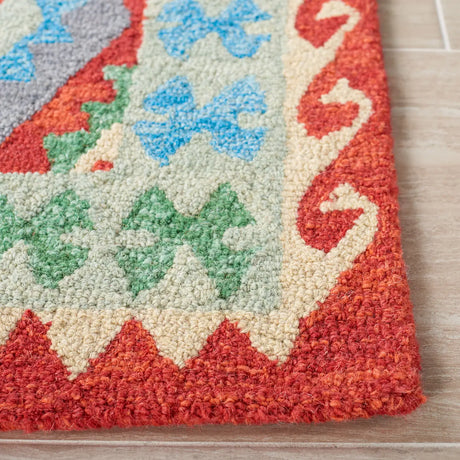 Safavieh Aspen 4'-0" x 6'-0" Rug in Red / Blue
