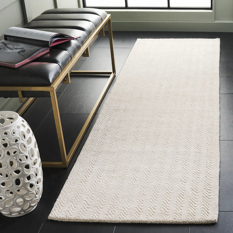 Safavieh Glamour 2'-3" x 8'-0" Rug in Ivory