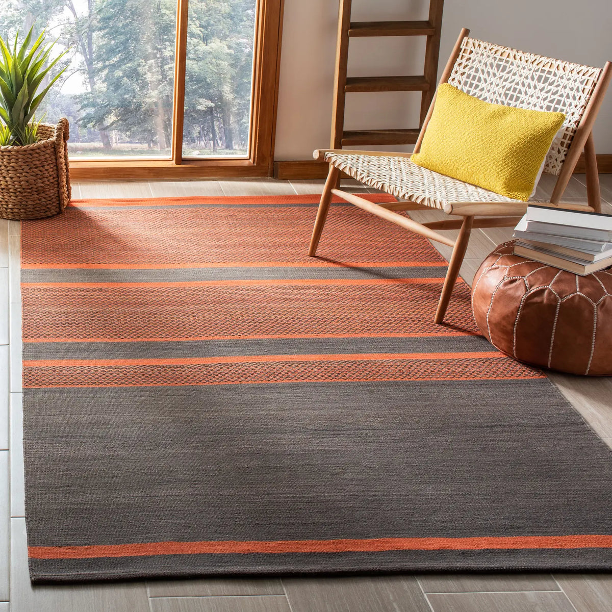 Safavieh Kilim 5'-0" x 8'-0" Rug in Dark Grey / Orange