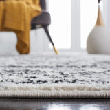 Safavieh Tulum 4'-0" x 6'-0" Rug in Ivory / Black
