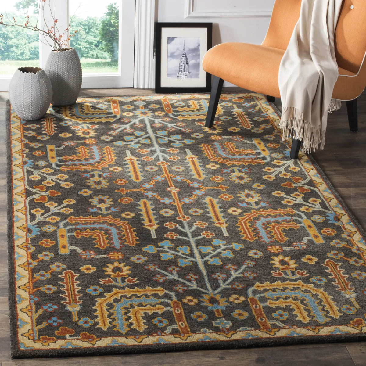 Safavieh Heritage 4'-0" x 6'-0" Rug in Charcoal / Multi