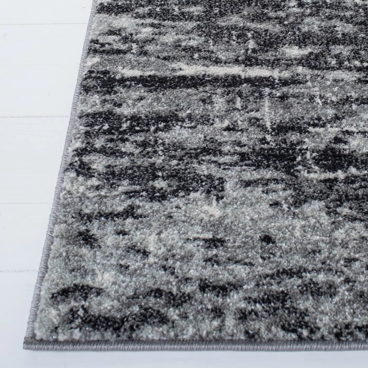 Safavieh Evoke 4'-0" x 6'-0" Rug in Ivory / Dark Grey