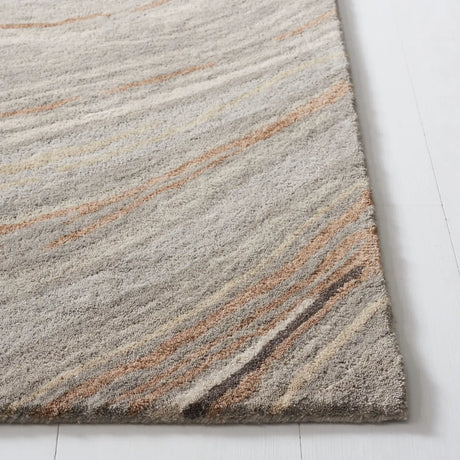Safavieh Soho 4'-0" x 6'-0" Rug in Beige / Grey