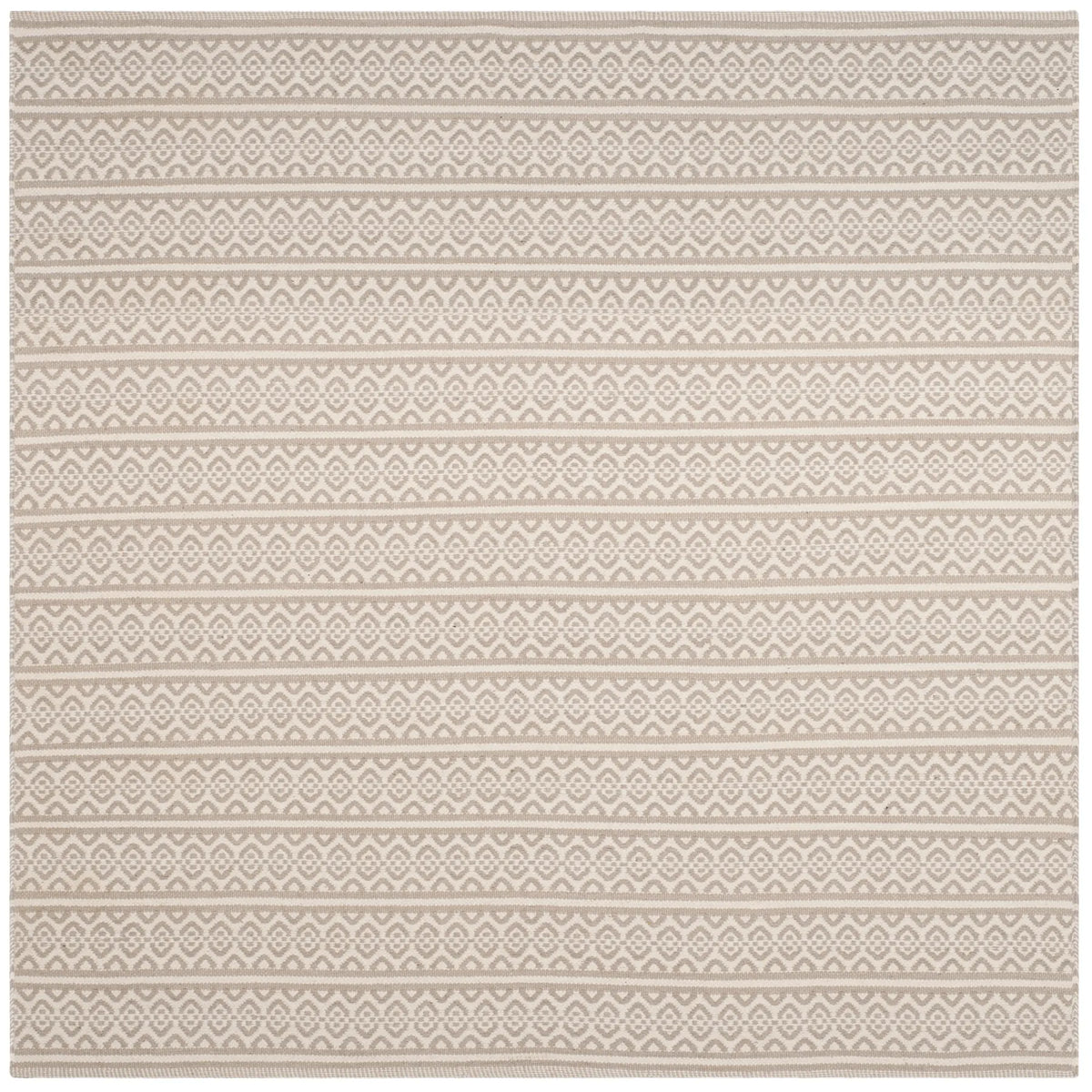 Safavieh Montauk 6'-0" x 6'-0" Rug in Ivory / Grey