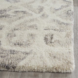 Safavieh Chatham 2'-3" x 7'-0" Rug in Light Grey / Ivory