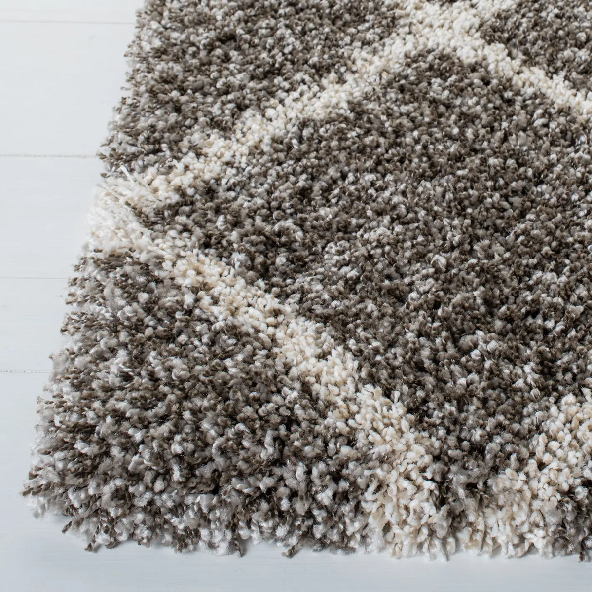 Safavieh Hudson Shag 4'-0" x 6'-0" Rug in Grey / Ivory