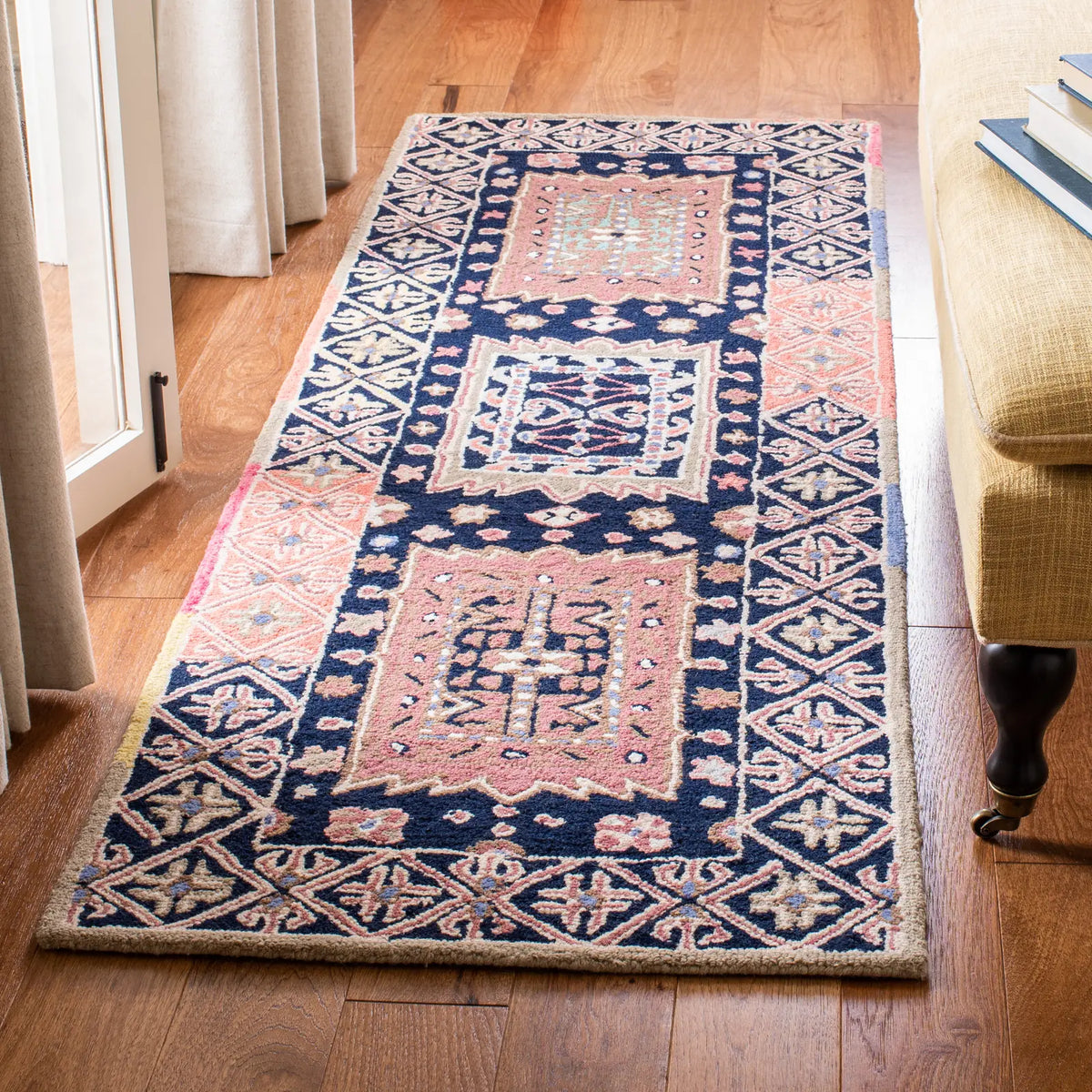 Safavieh Bellagio 2'-3" x 7'-0" Rug in Black / Navy