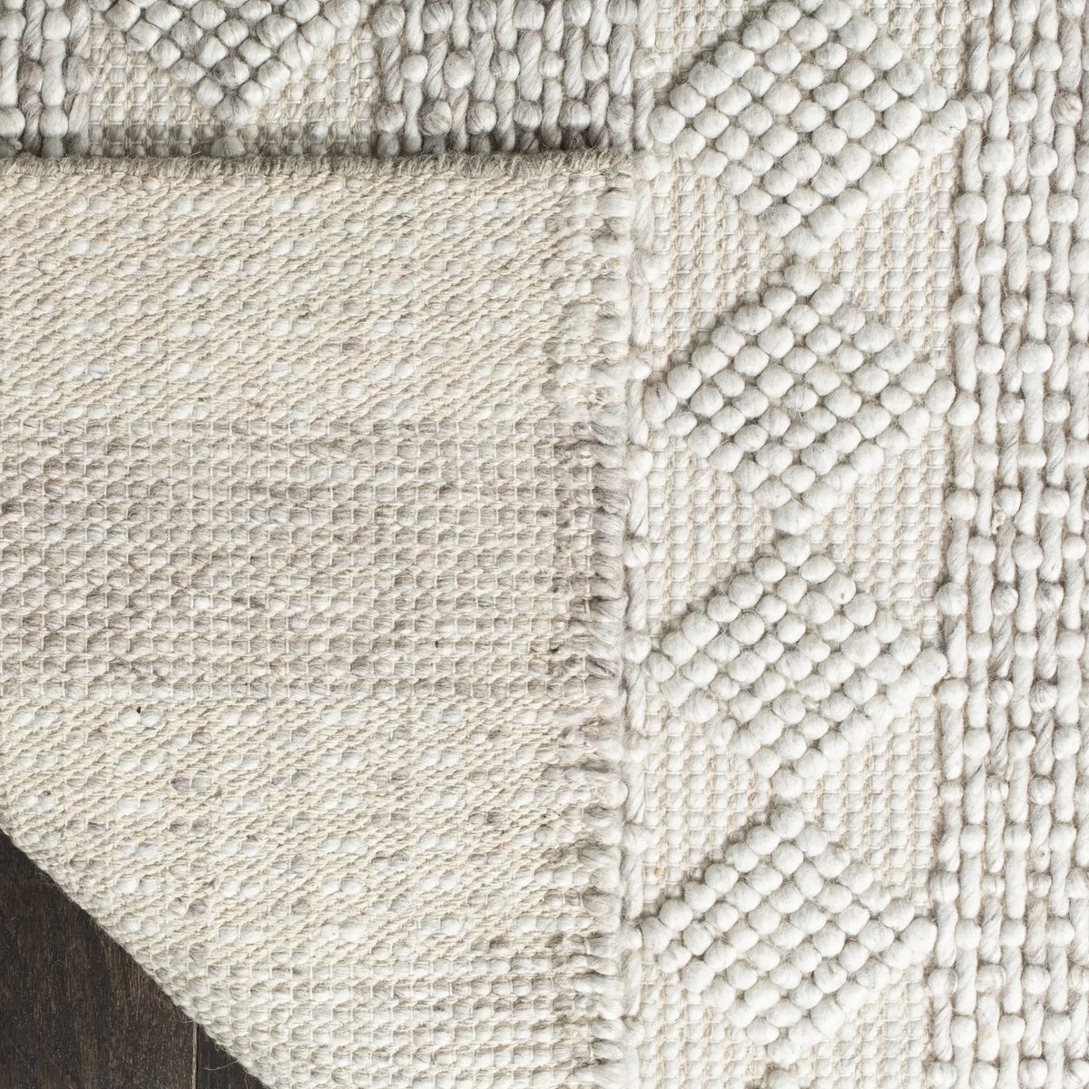 Safavieh Natura 5'-0" x 8'-0" Rug in Beige / Ivory