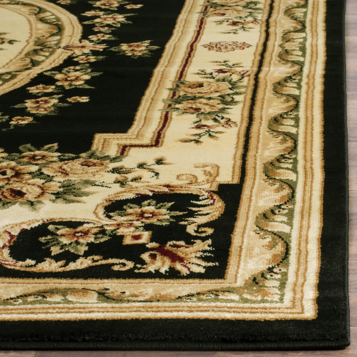 Safavieh Lyndhurst 5'-3" x 7'-6" Rug in Black / Ivory